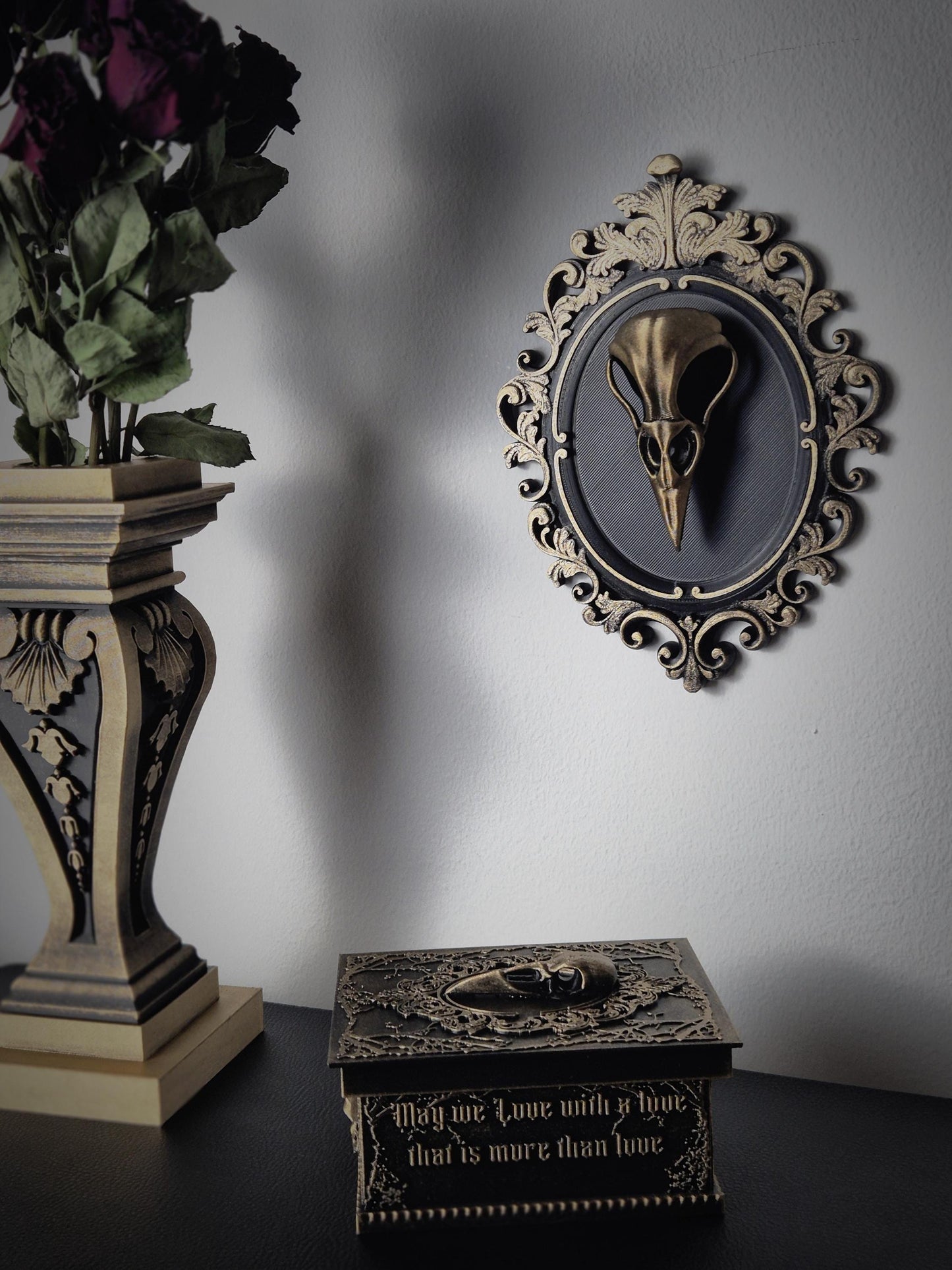 Gothic Victorian Raven Skull Frame "Gabriel", 3D-PRINTED