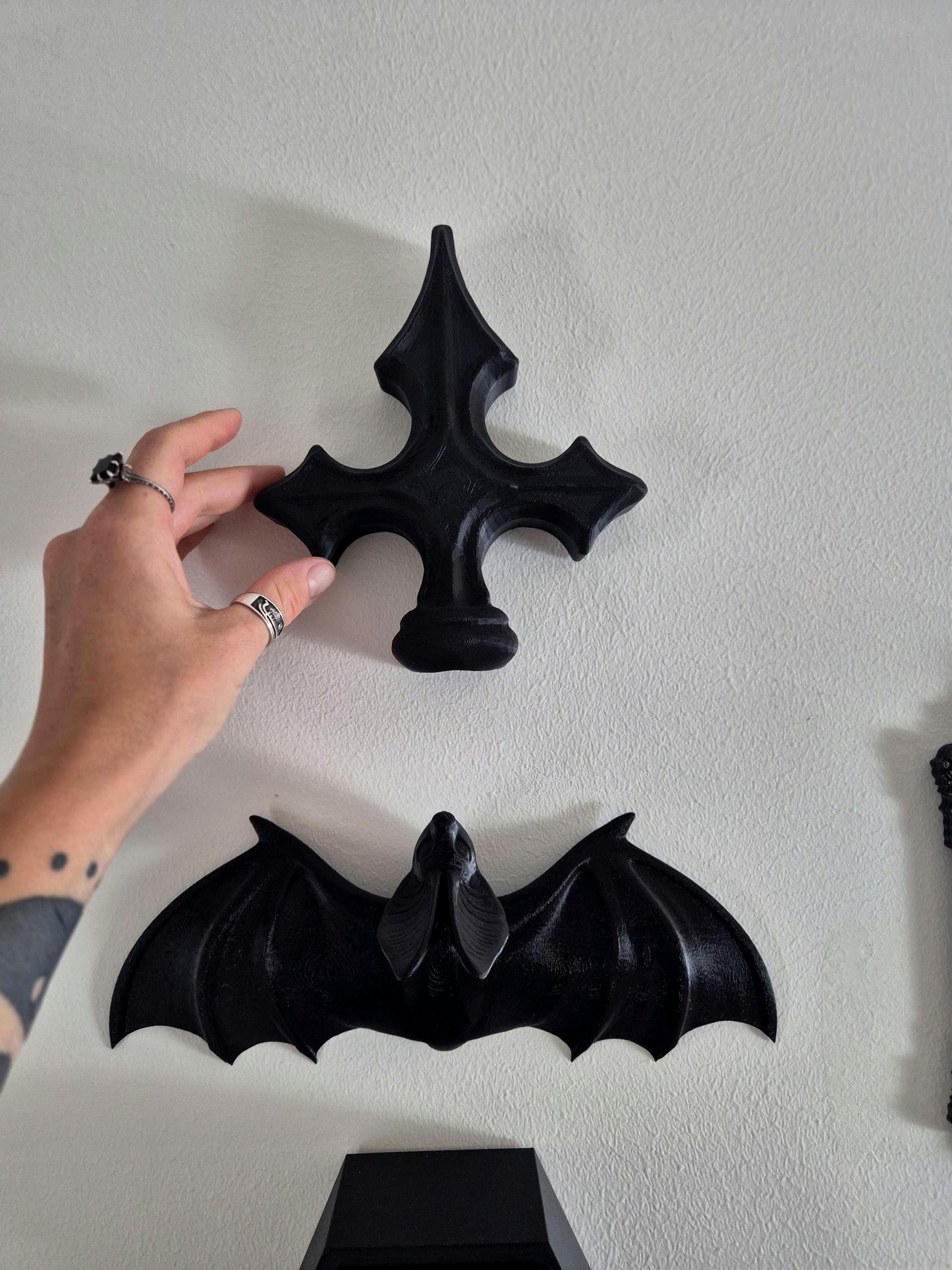 Gothic Cross Wall or Shelf Decor – 3D Printed Cathedral Accent | Gothic Gallery Wall Filler | Black or Hand-Painted Gold/Silver