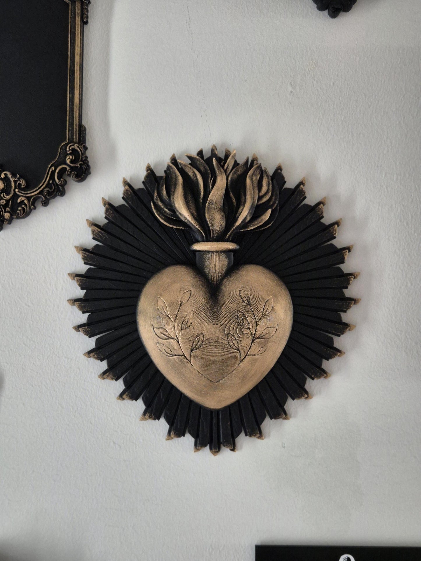 Sacred Heart Gothic Wall Plaque – 3D Printed Dark Religious Decor | Gothic Home Altar Decoration | Black, Gold or Silver Finish