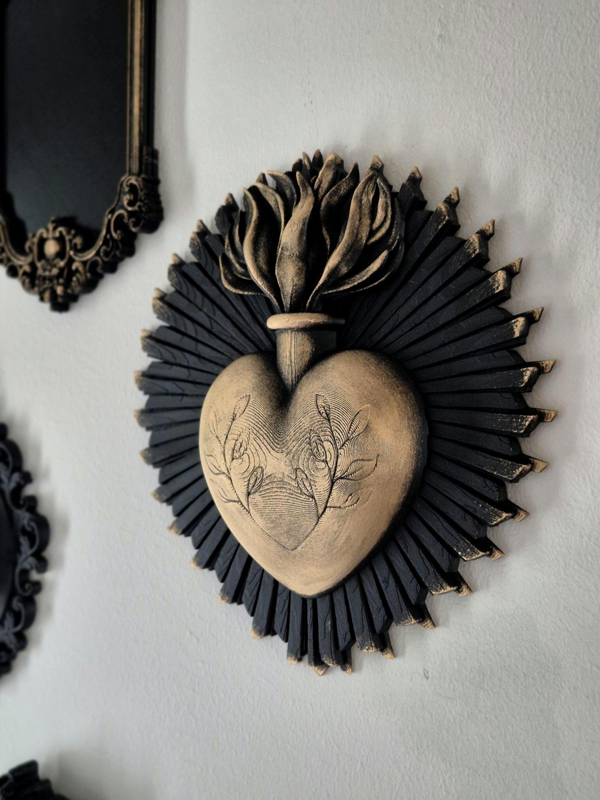 Sacred Heart Gothic Wall Plaque – 3D Printed Dark Religious Decor | Gothic Home Altar Decoration | Black, Gold or Silver Finish