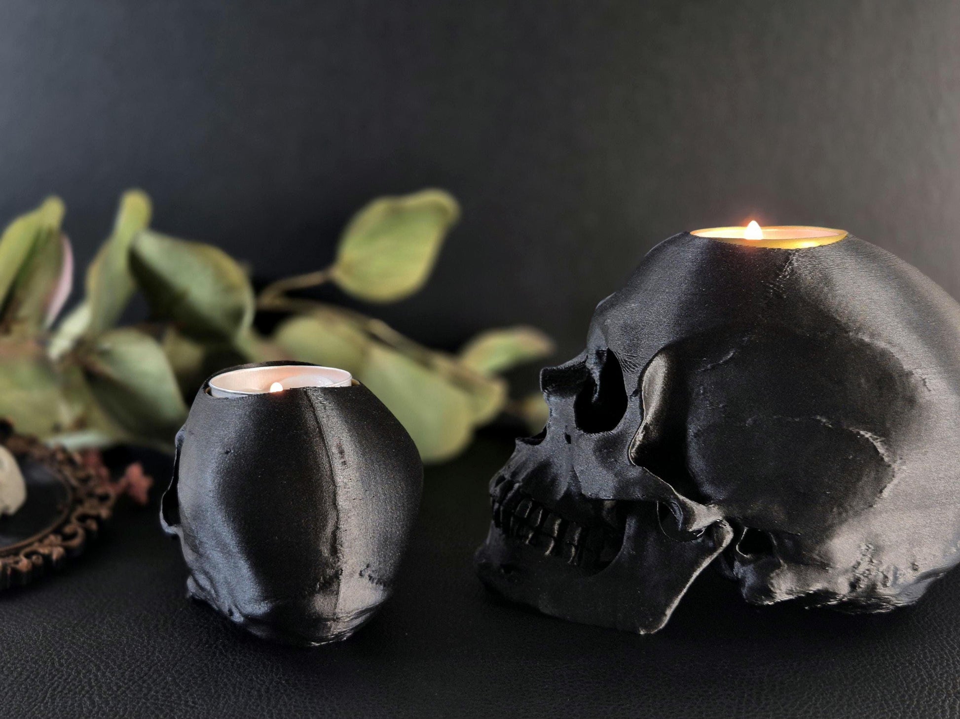 Skull Tealight Candle Holder "Nox"