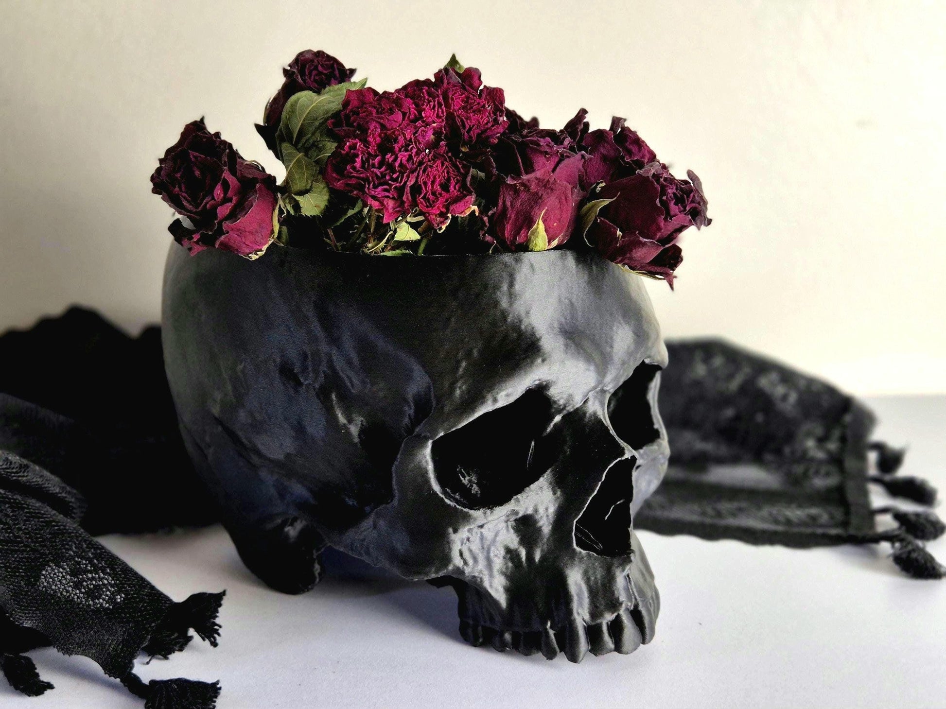 Human Skull Plant Pot – Gothic Skull Vase, Skull Bowl for Dried Flowers, Halloween Decor, Macabre Storage Container, Oddities Gift, 3D-PRINT