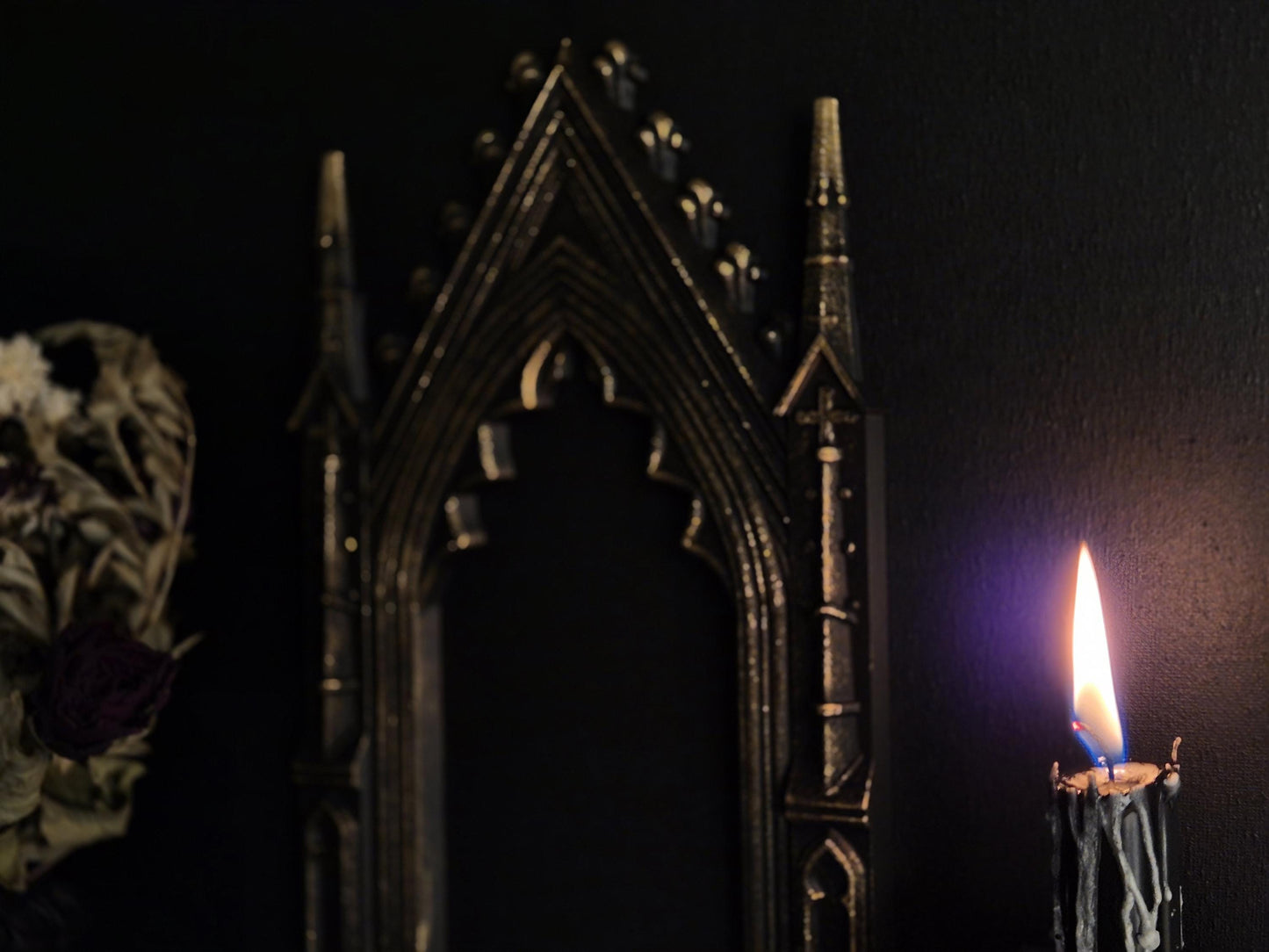 Gothic Cathedral Arch Wall Frame – 3D Printed Window Frame | Gothic Decor, Black or Hand Painted Gold/Silver | Gothic Revival Shelf Accent