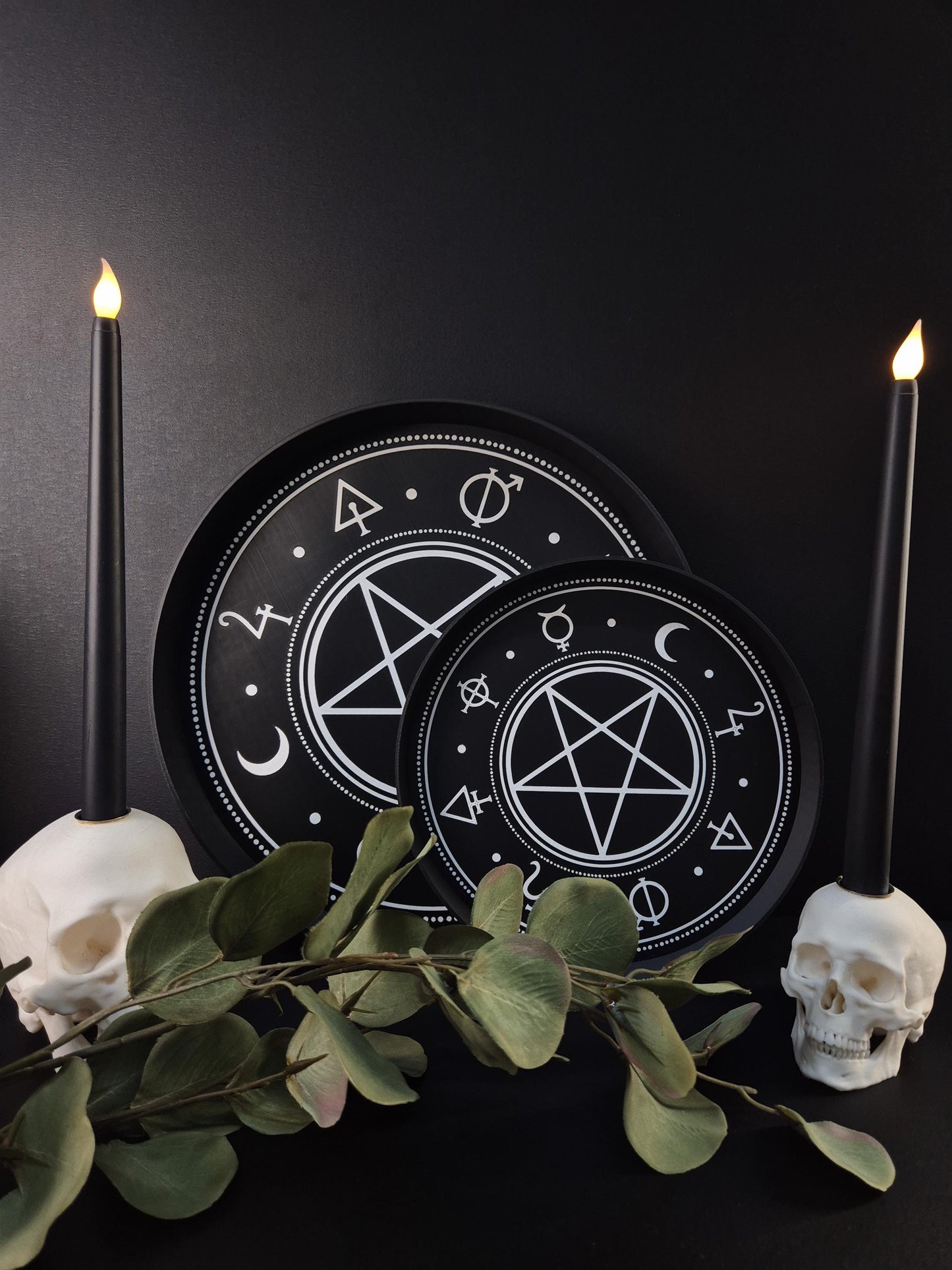 Gothic Pentagram Tray with Occult Symbols – 3D Printed Witchcraft Altar Organiser, Black Round Tray, Dark Home Decor, Wiccan Gift