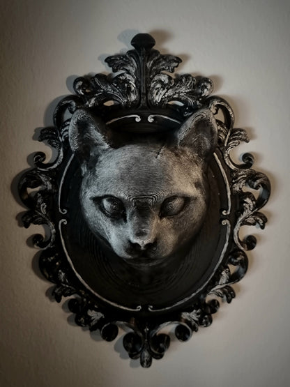 Victorian Cat Frame "Lucien"