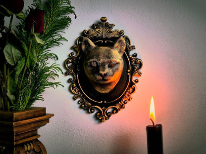 Victorian Cat Frame "Lucien"