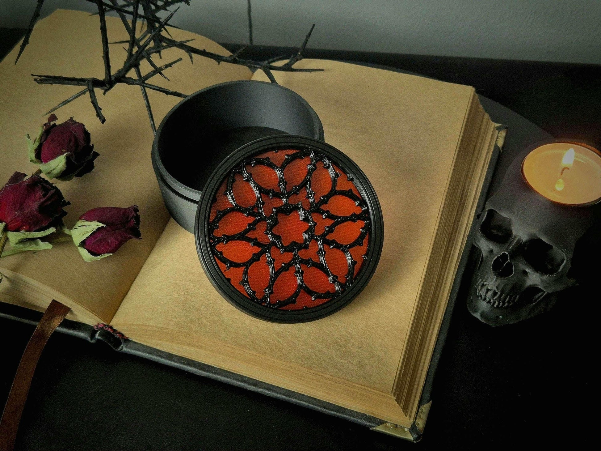 Constructed using cutting-edge 3D printing technology, the Jewelry Box seamlessly combines traditional Gothic motifs with modern craftsmanship. The result is a stunning fusion of old-world elegance and contemporary design.