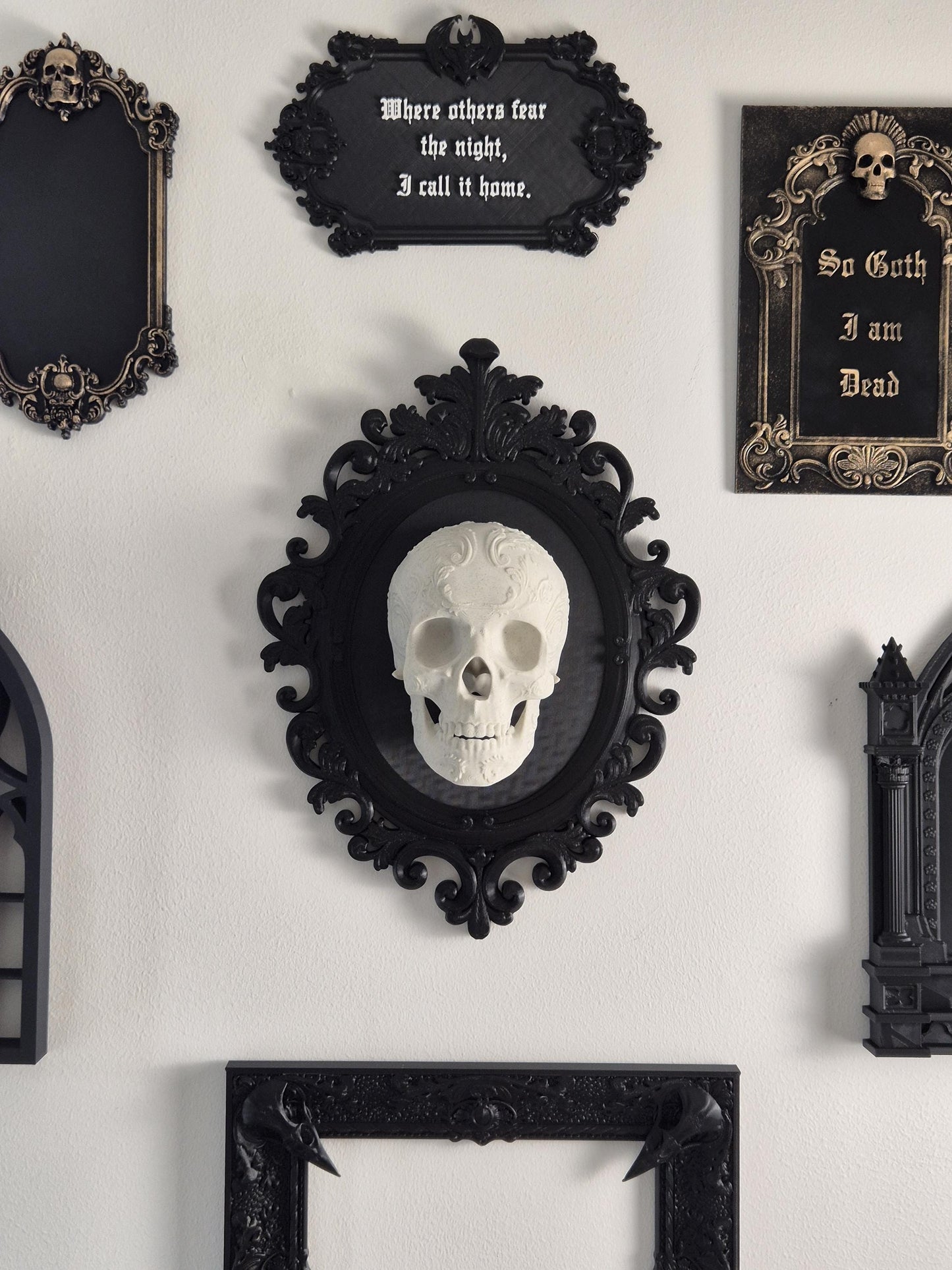 Gothic Victorian Frame "Dorian"