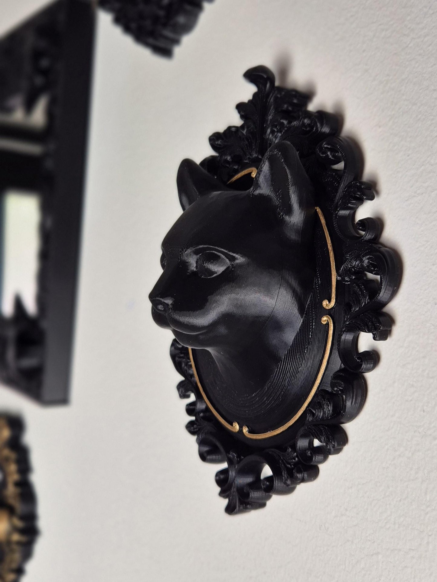 Victorian Cat Frame "Lucien"