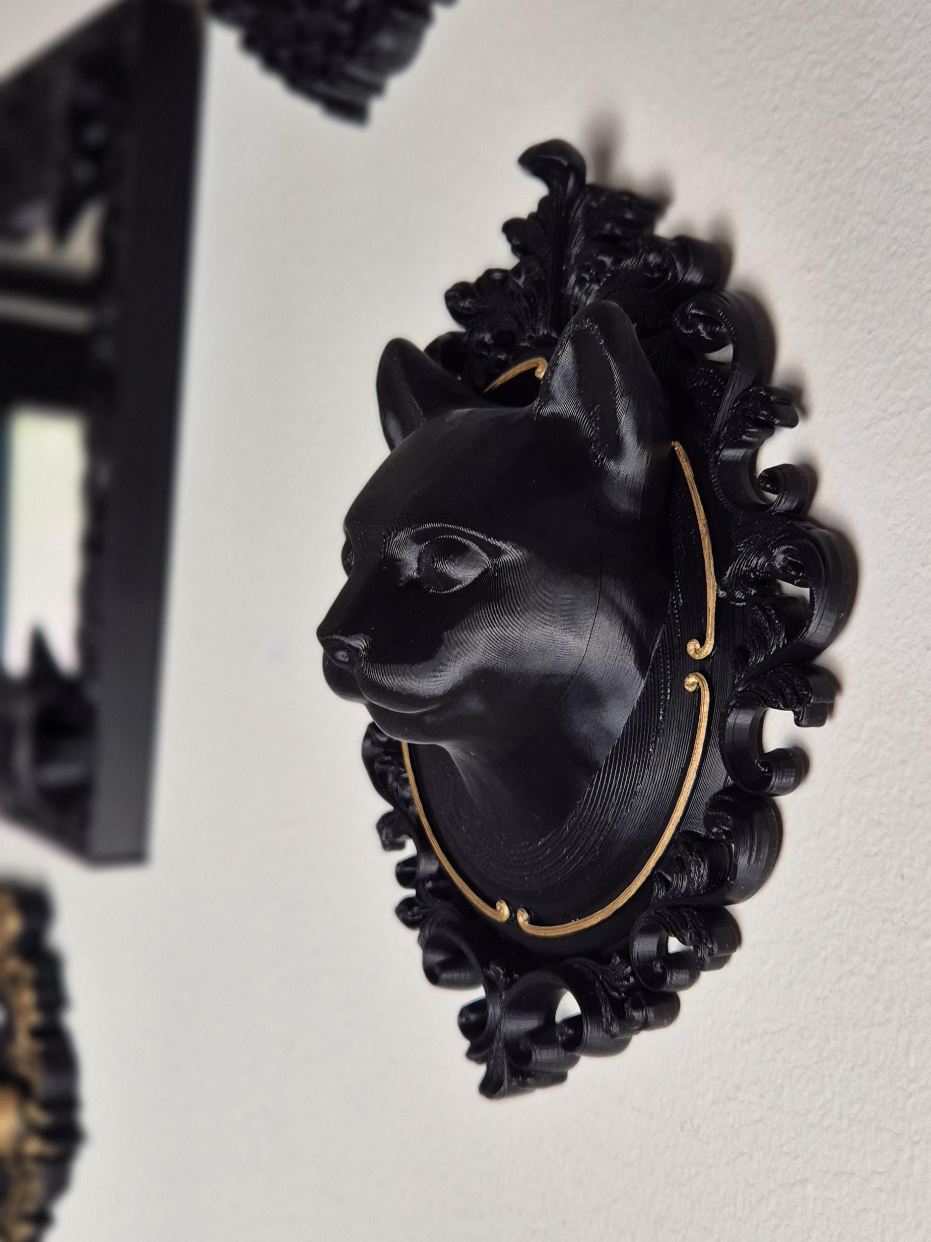 Victorian Cat Frame "Lucien"