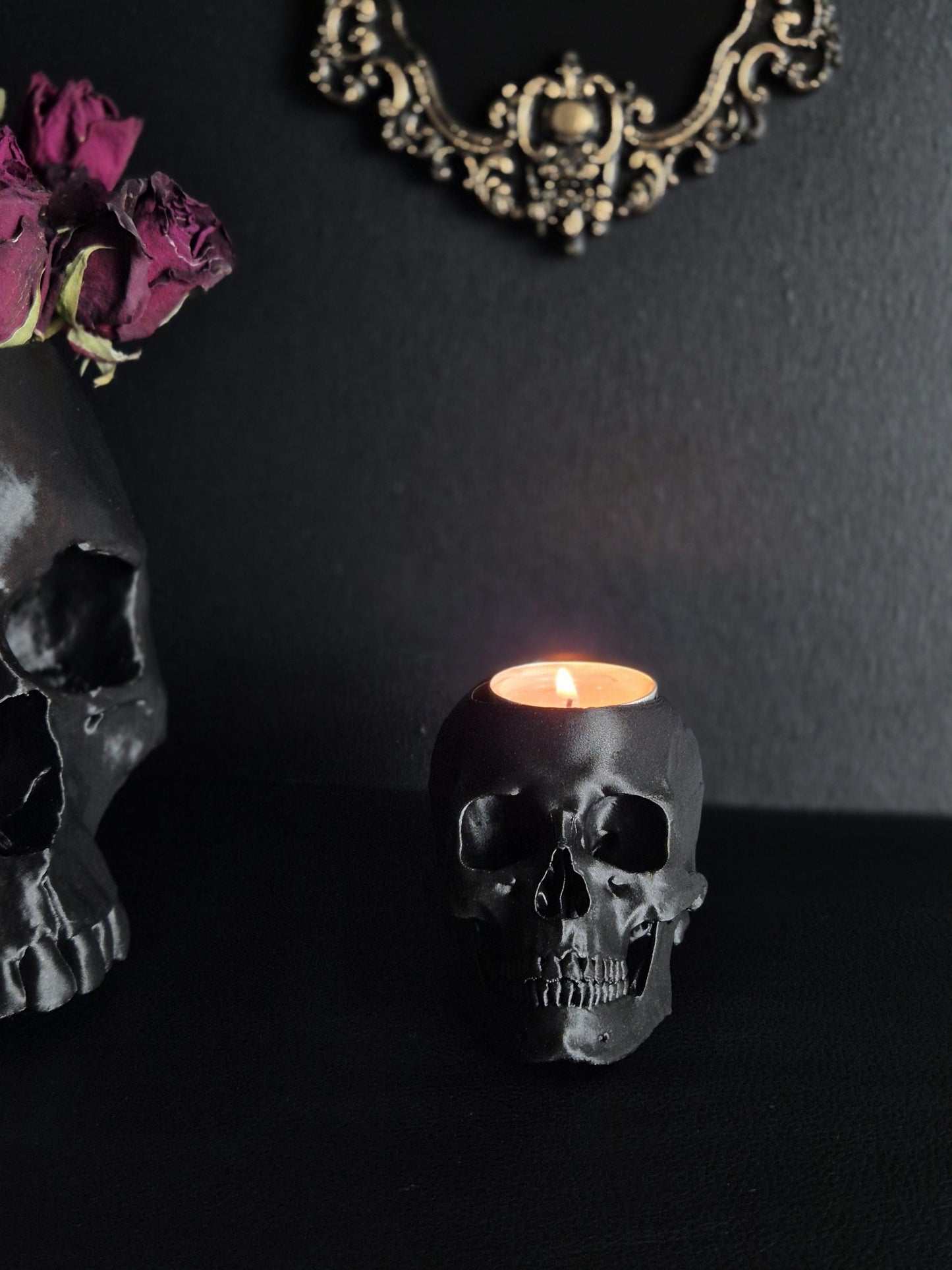 Skull Tealight Candle Holder "Nox"