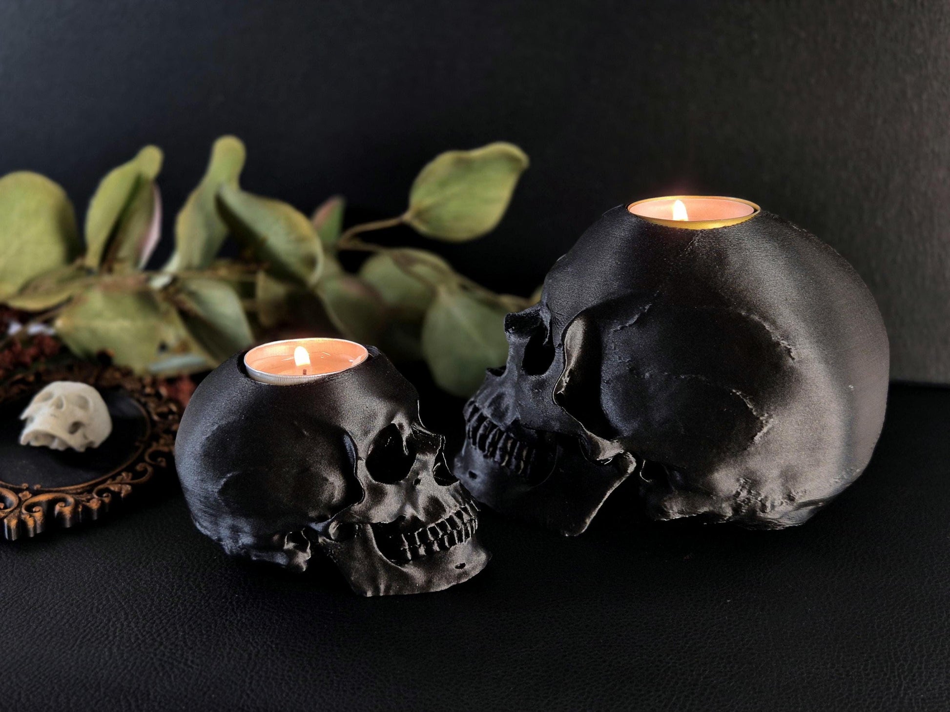 Skull Tealight Candle Holder "Nox"
