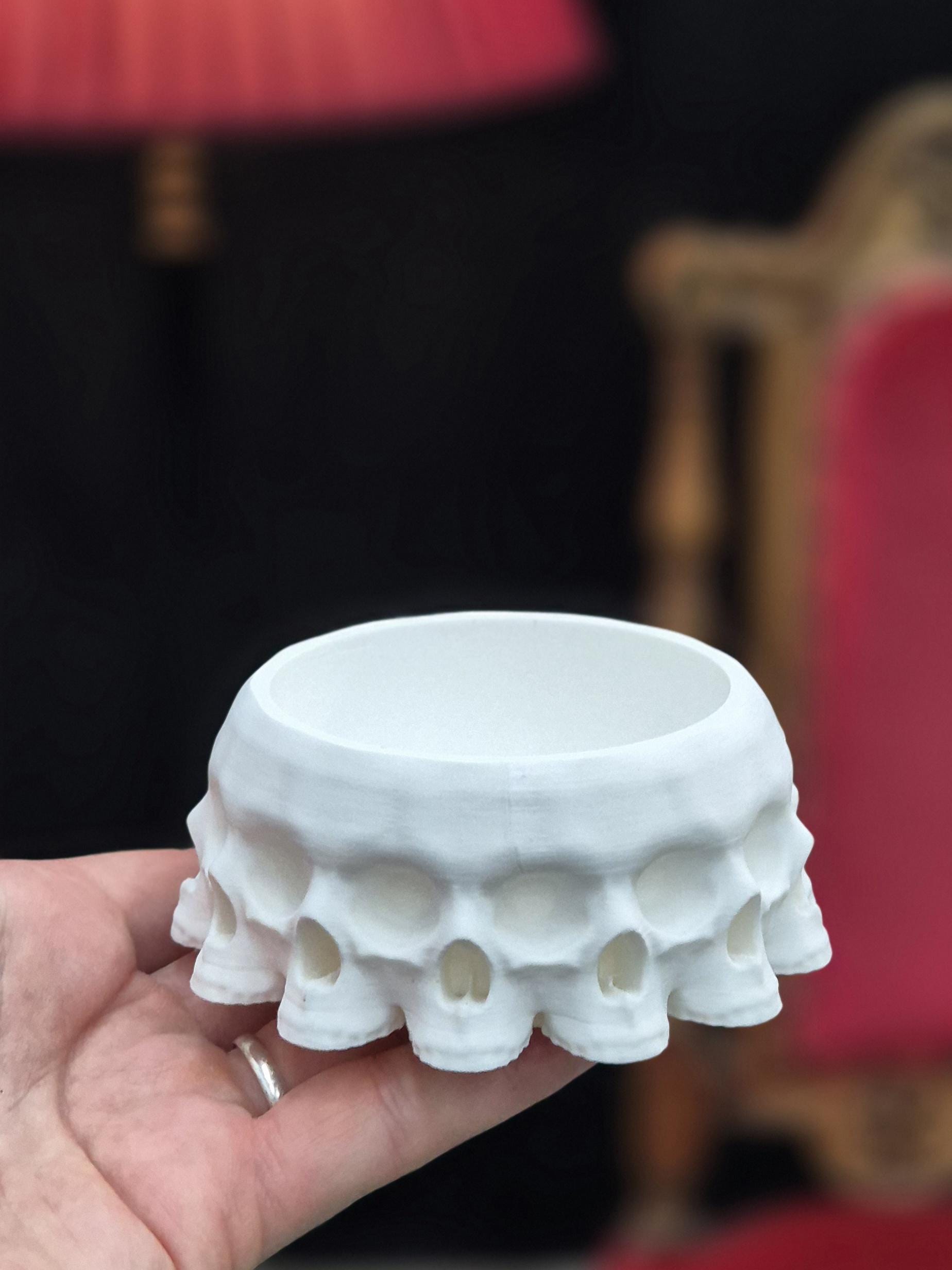 Gothic Bowl "13 Skulls"