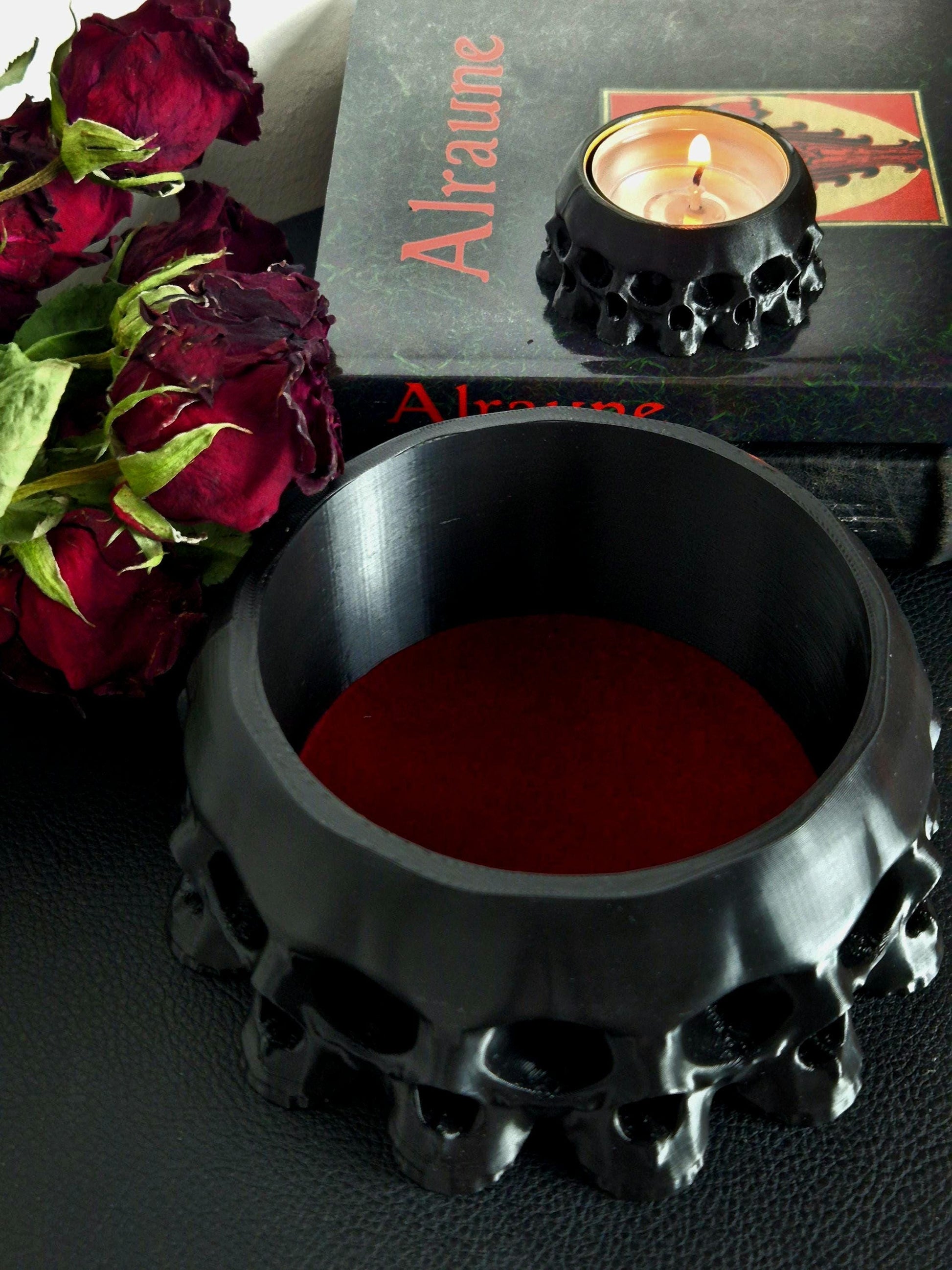Gothic Bowl "13 Skulls"
