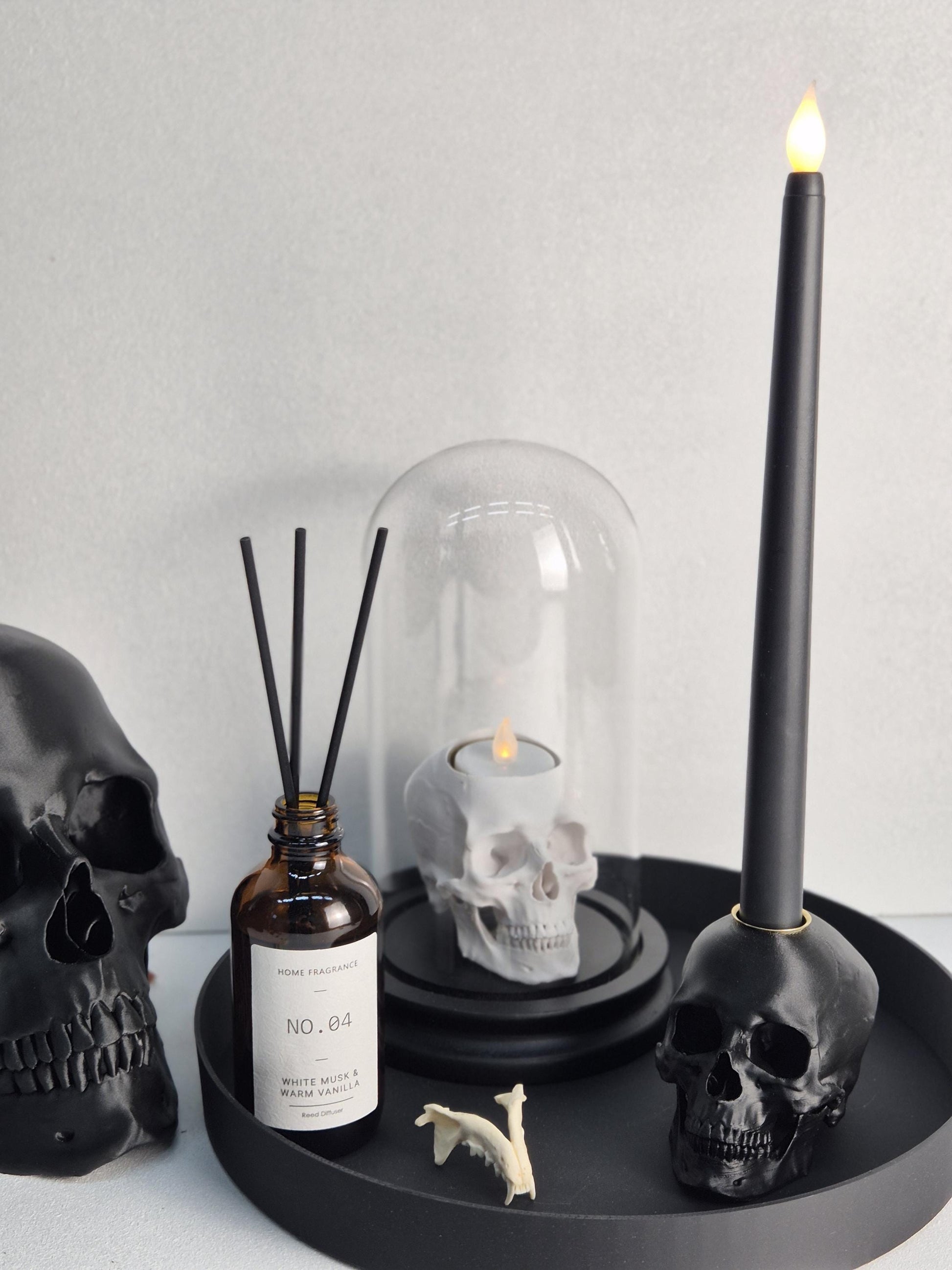Skull Candlestick Holder "Morte"
