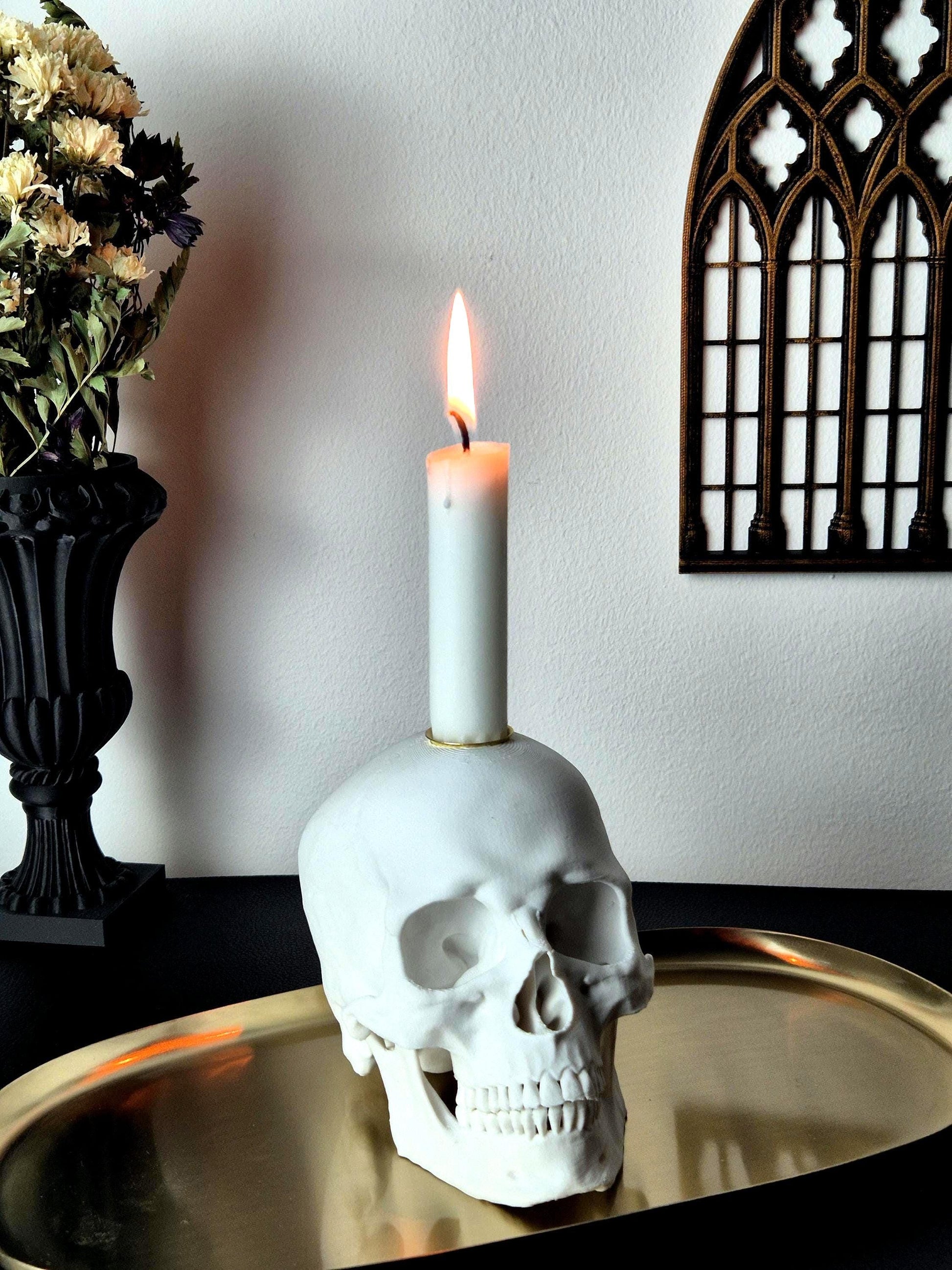 Skull Candlestick Holder "Morte"