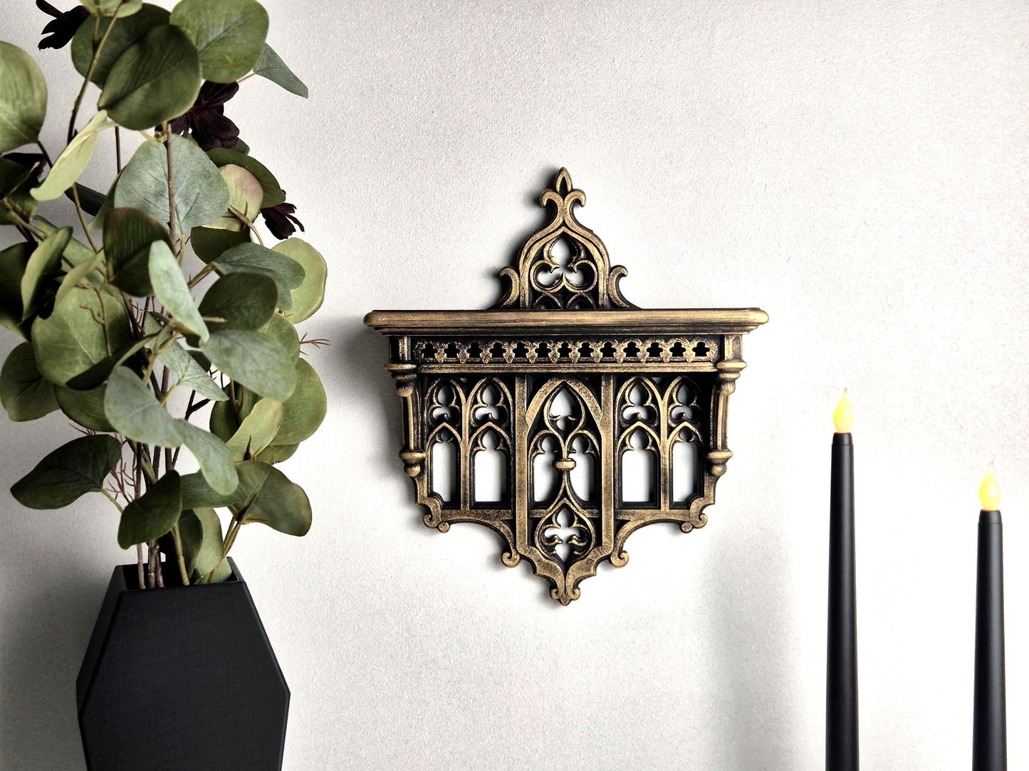 Elegant Victorian Wall Shelf