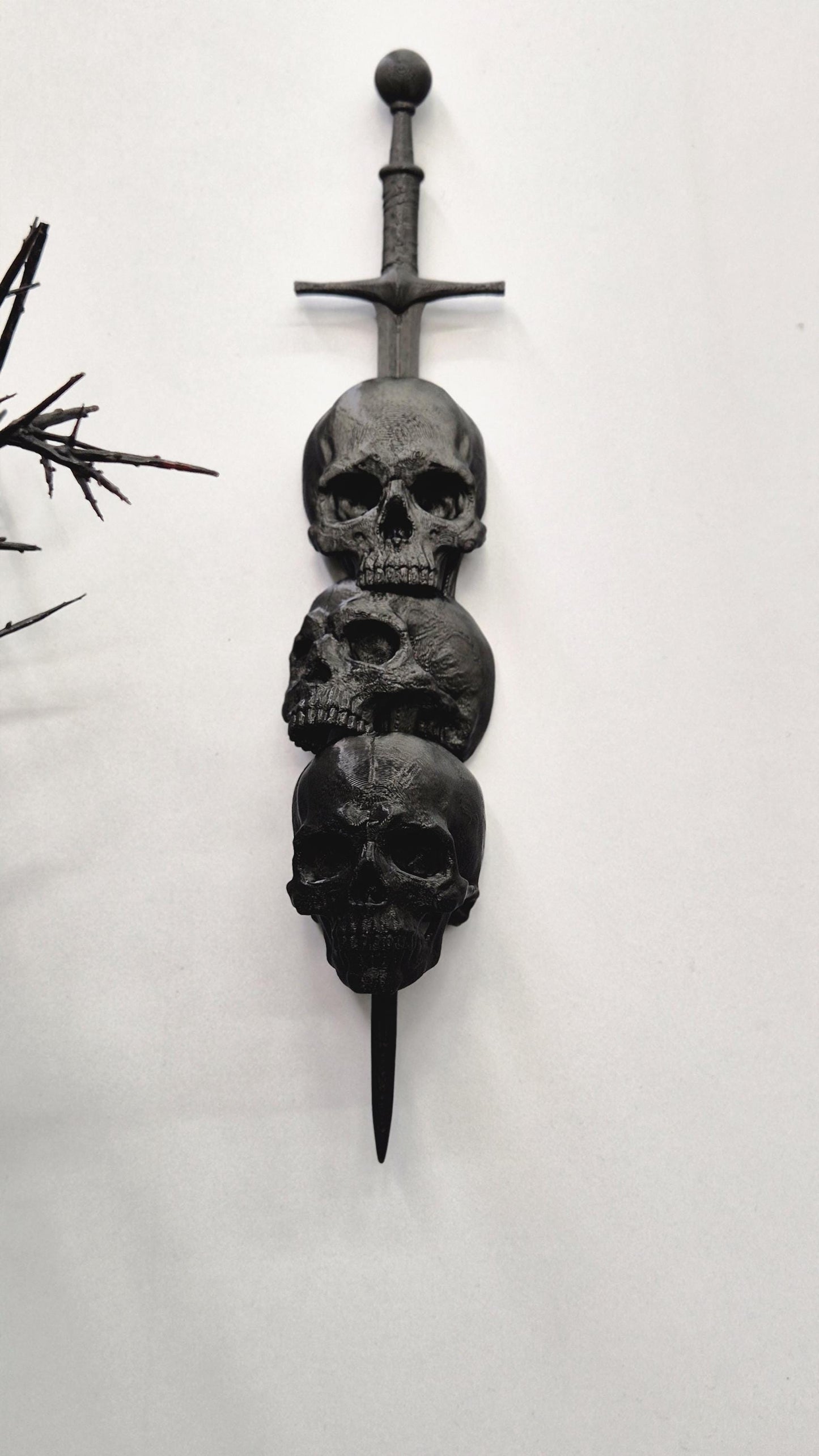 Gothic Skull Sword Wall Decor, 3D Printed Dark Fantasy Dagger Ornament, Black Skull Wall Hanging, Gothic Home Decor, Gothic Gallery Wall