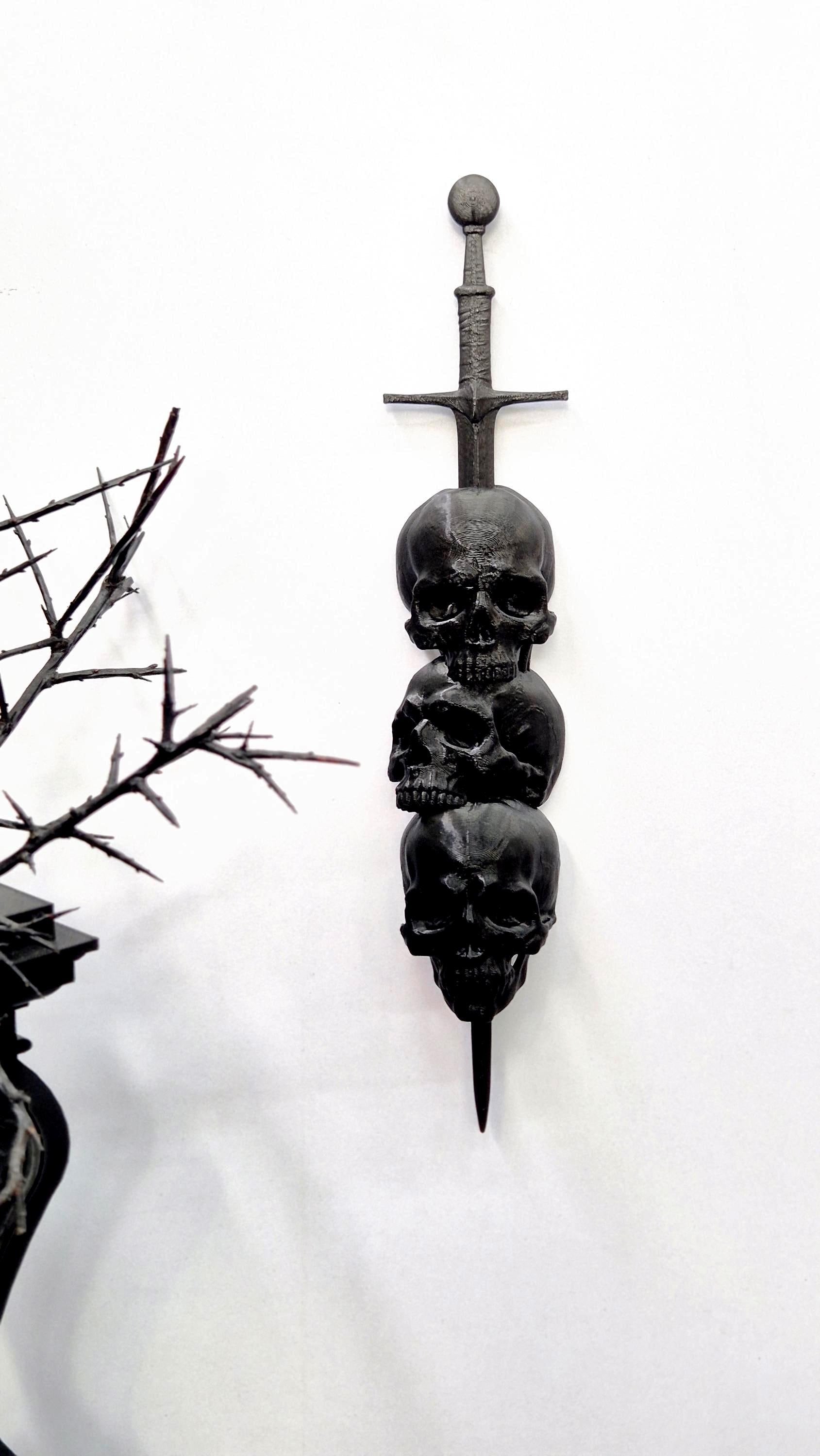 Gothic Skull Sword Wall Decor, 3D Printed Dark Fantasy Dagger Ornament, Black Skull Wall Hanging, Gothic Home Decor, Gothic Gallery Wall